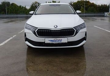 Skoda Octavia 6.500 km 43.900 &euro; München 80686