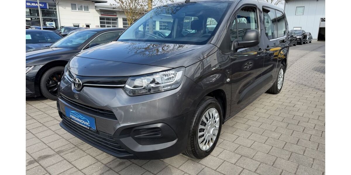 Toyota Proace (Verso) 81.000 km 17.900 &euro; Dachau (bei München) 85221