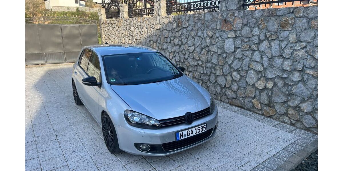 VW Golf 247.000 km 8.200 &euro; München 81673