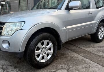 Mitsubishi Pajero 97.111 km 19.999 &euro; München 80636