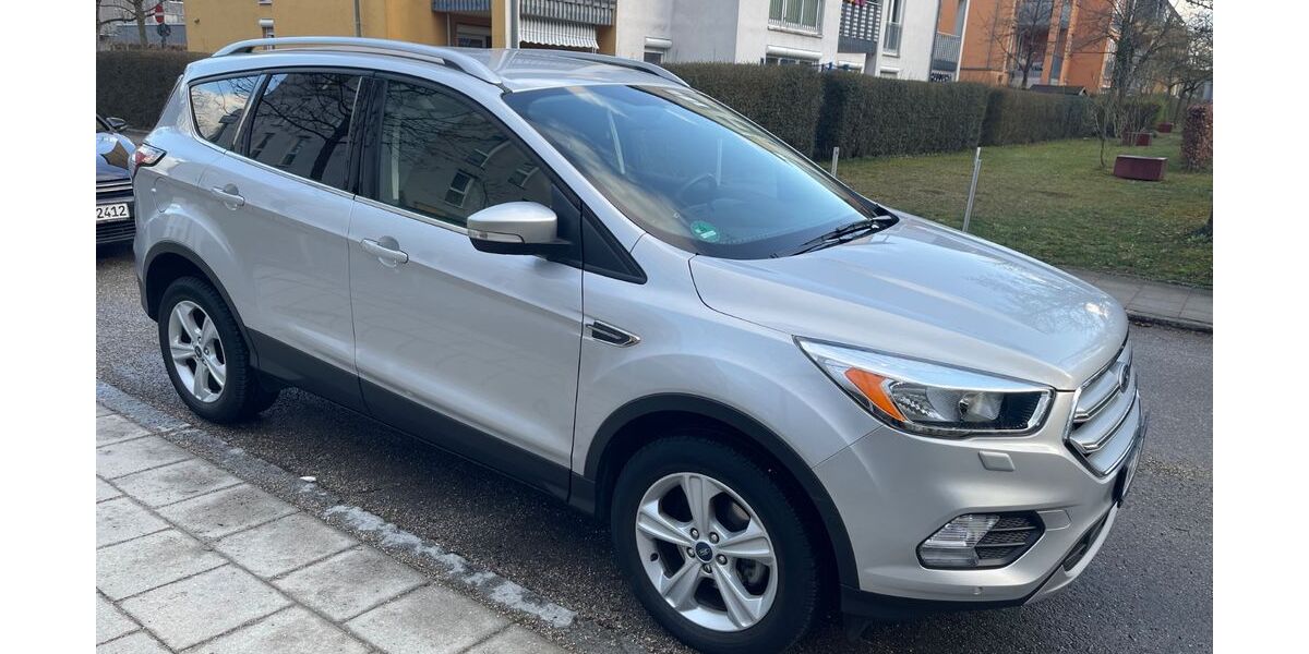 Ford Kuga 45.400 km 13.000 &euro; München 80933