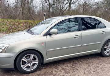 Toyota Avensis 182.000 km 4.500 &euro; Puchheim 82178